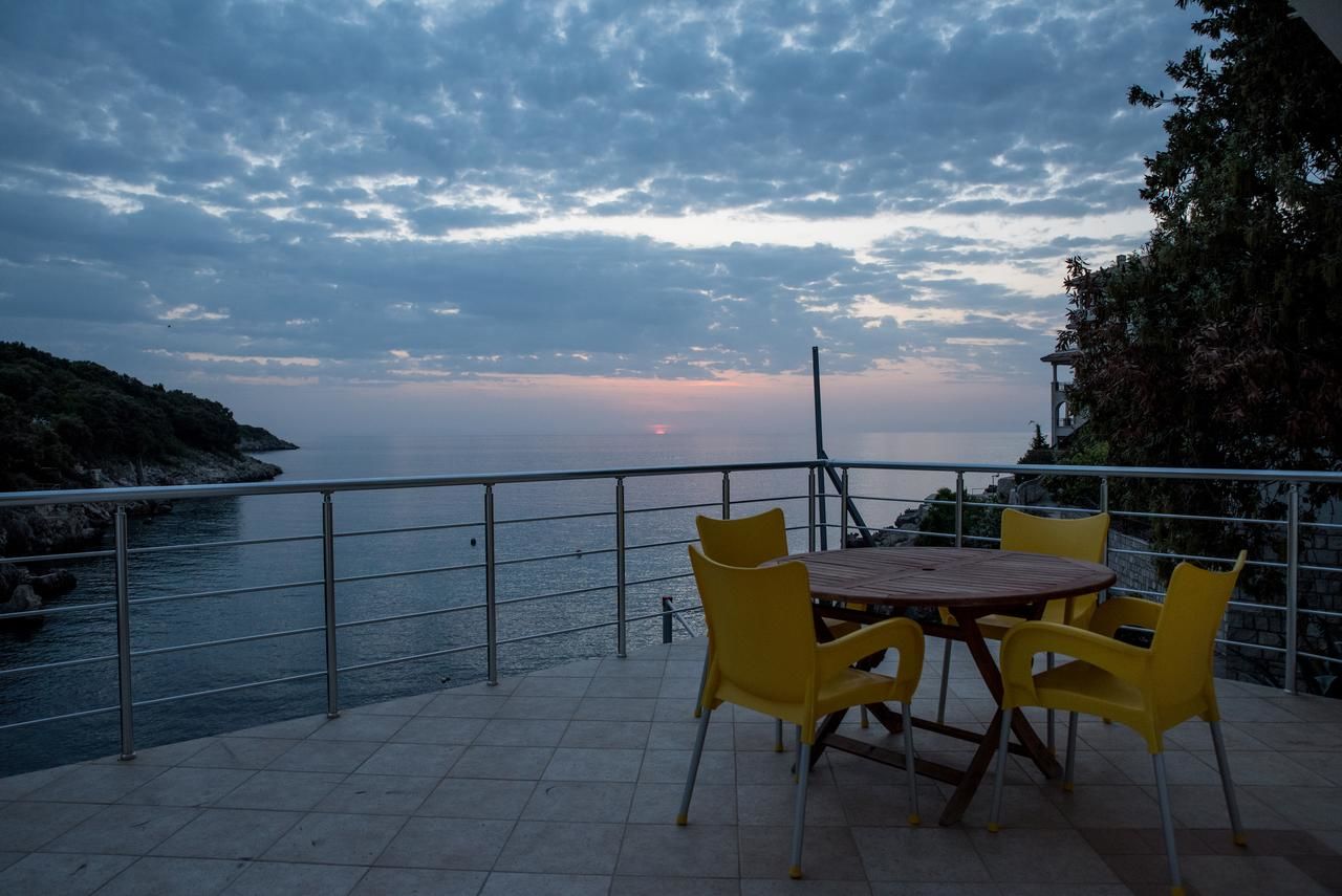 Виллы BEACHFRONT VILLA with BOAT Улцинь-9