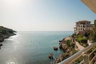 Виллы BEACHFRONT VILLA with BOAT Улцинь Вилла с 3 спальнями-11